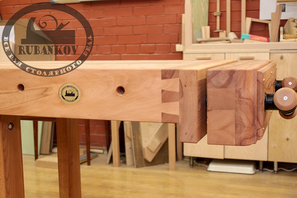 Верстак 2000*600мм, без лотка, Боковые Тиски - York HV510звёздочка * 2 с цепью Верстак 2000*600мм, без лотка, Боковые Тиски - York HV510звёздочка * 2 с цепью