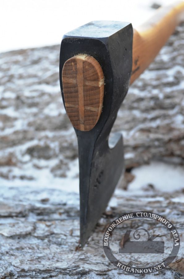 Топор Toporsib Кабарга, длина 520мм, лезвие 115мм, 1.4кг, с чехлом Топор Toporsib Кабарга, длина 520мм, лезвие 115мм, 1.4кг, с чехлом