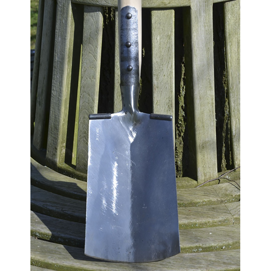 Лопаты Baack D-обр. рукоять, 270*170мм Лопаты Baack D-обр. рукоять, 270*170мм