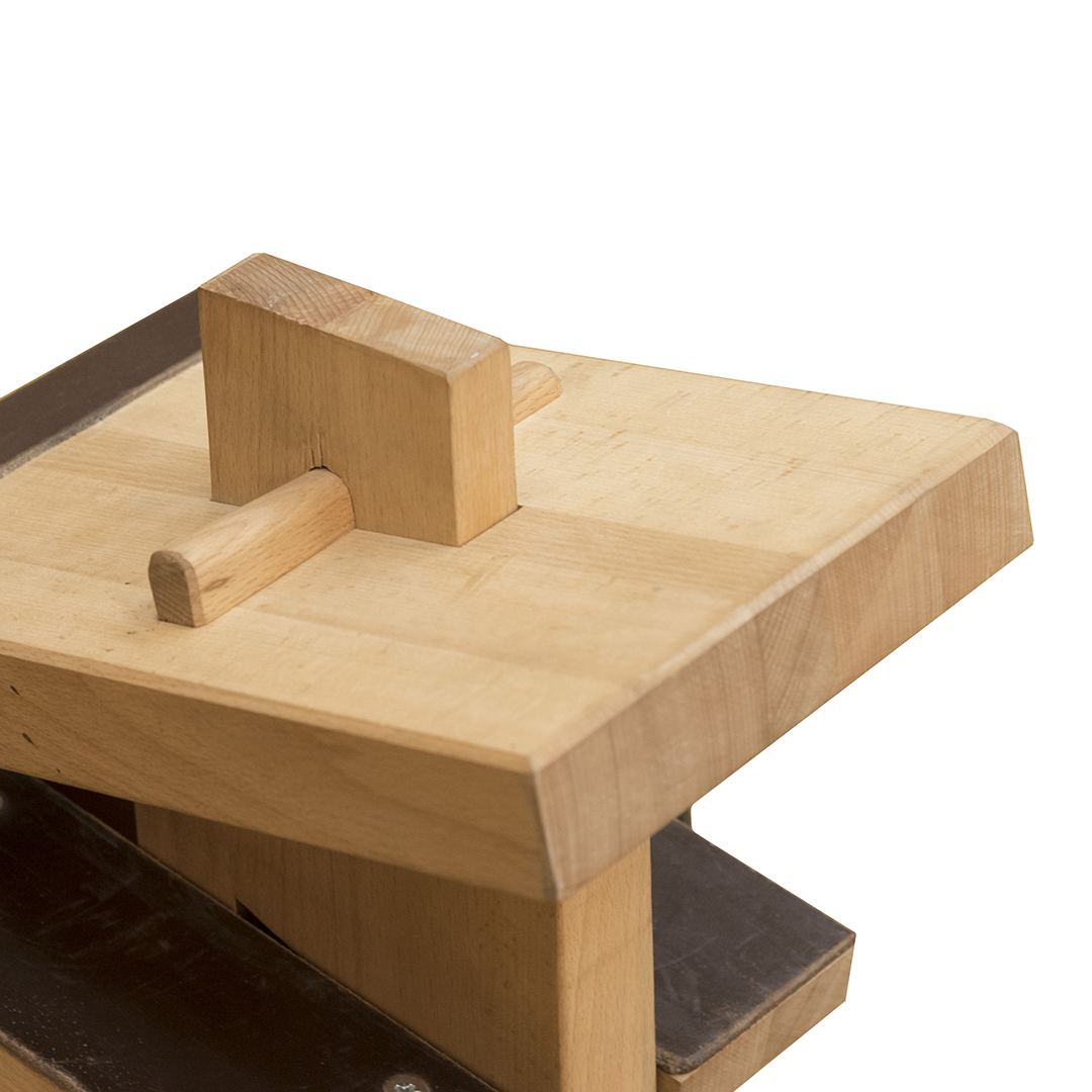  , , Woodcarving Shaving Horse