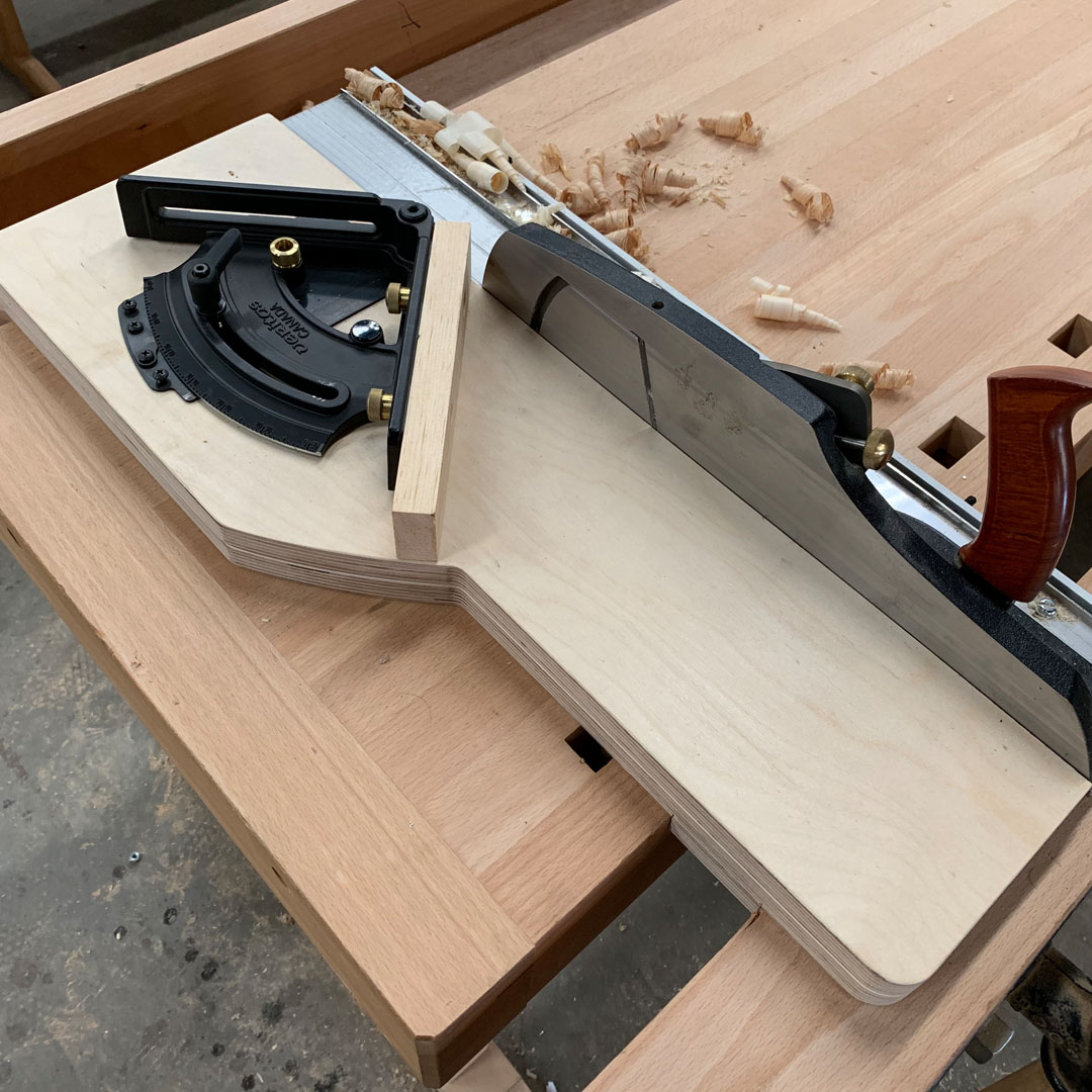 Угловой упор для работы с донцем. Veritas Shooting Board Fence Угловой упор для работы с донцем. Veritas Shooting Board Fence