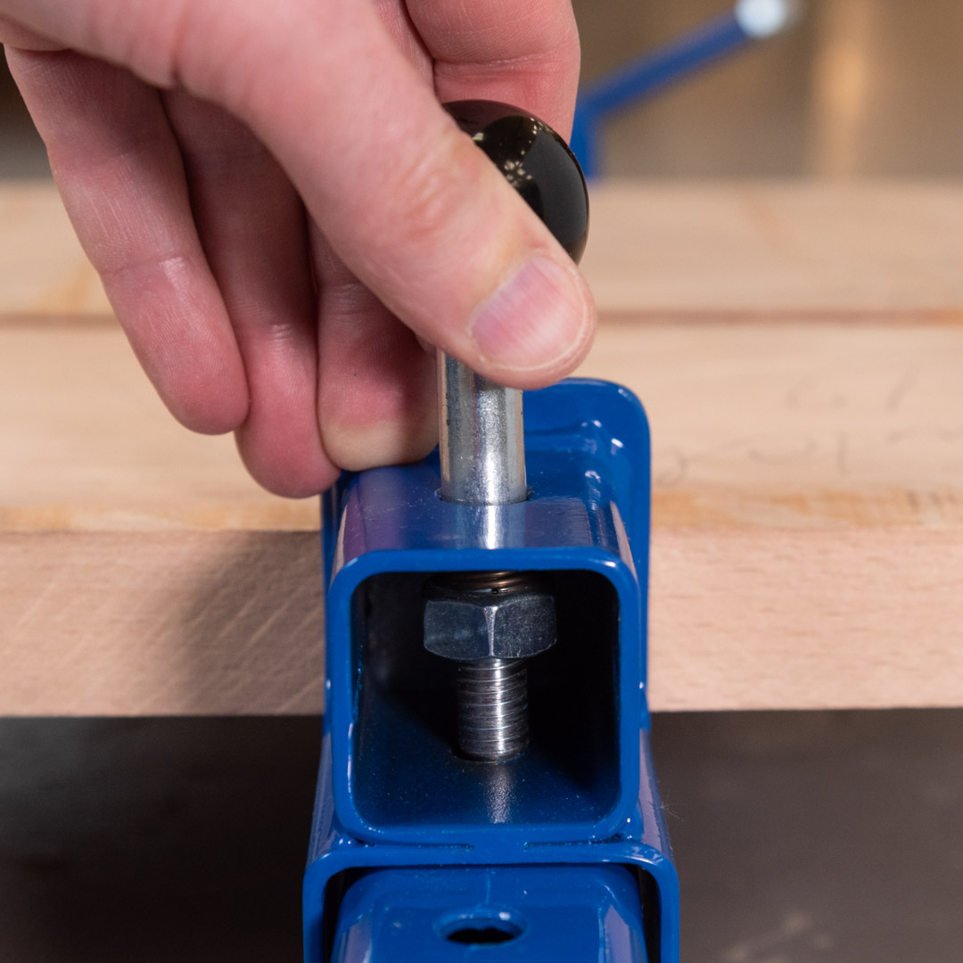 Пружинный механихм переставных упоров корпусной струбцины - ваймы (Петроградъ) Пружинный механихм переставных упоров корпусной струбцины - ваймы (Петроградъ)