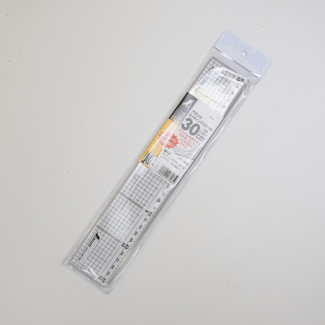 Линейка отрезная акриловая с стороной из нерж. стали, Shinwa, 30см Линейка отрезная акриловая с стороной из нерж. стали, Shinwa, 30см