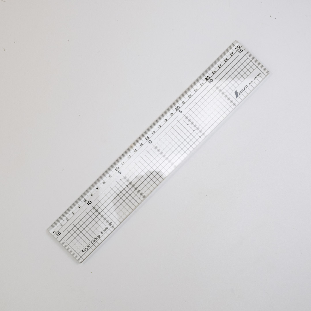 Линейка отрезная акриловая с стороной из нерж. стали, Shinwa, 30см Линейка отрезная акриловая с стороной из нерж. стали, Shinwa, 30см