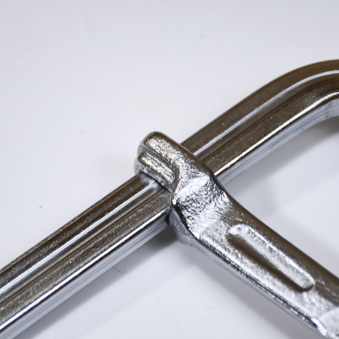 Струбцина рычажная 16*8cм, быстрозажимная, с защитн. накл. Струбцина рычажная 16*8cм, быстрозажимная, с защитн. накл.