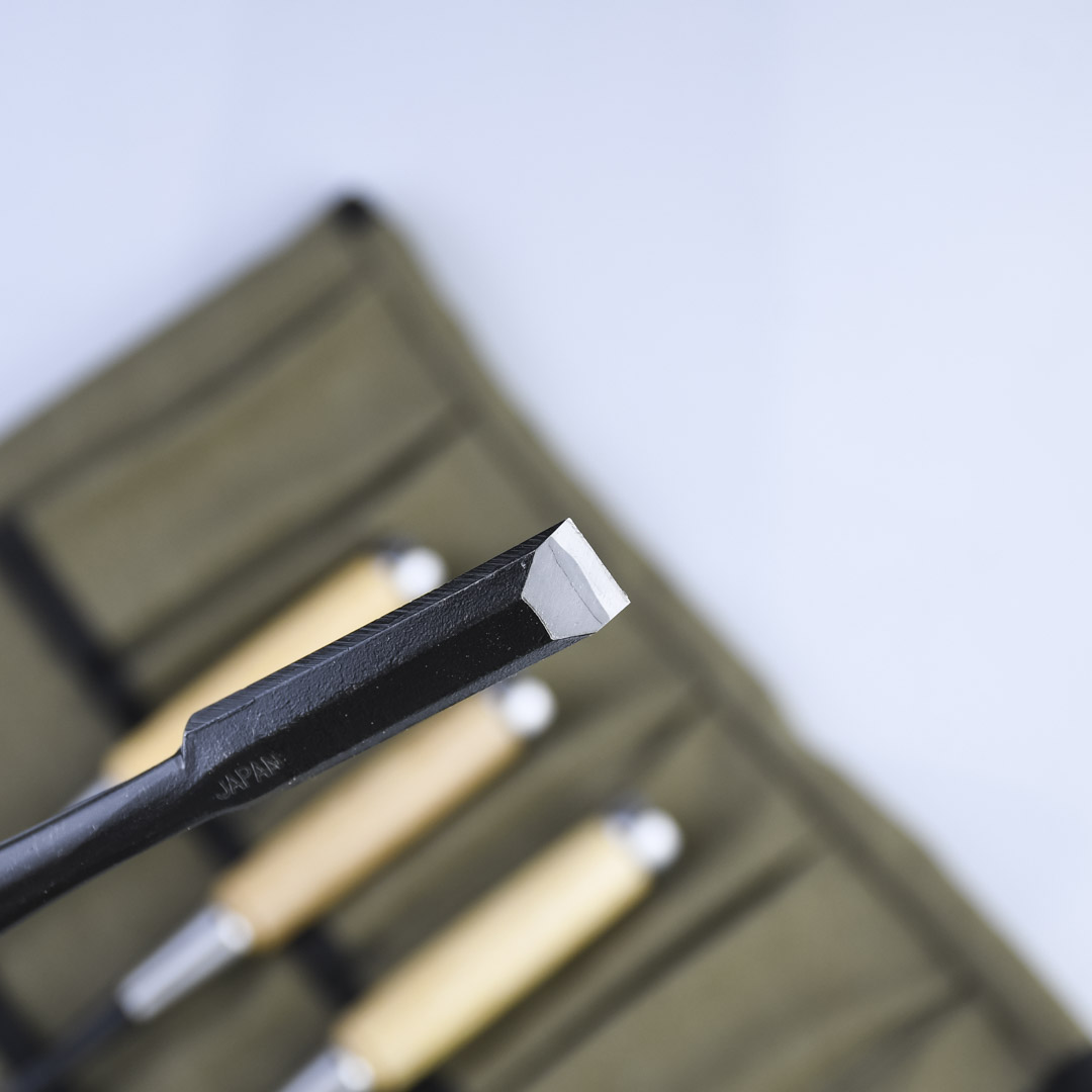    Oire,  , 4  (6,9,12,15 )