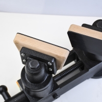 Тиски резчицкие GOLDRATIO, модель PATTERN MAKER Тиски резчицкие GOLDRATIO, модель PATTERN MAKER