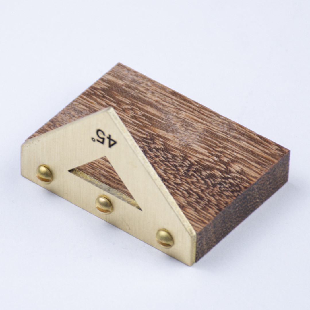 Разметочные угольники 90 и 45 градусов Разметочные угольники 90 и 45 градусов