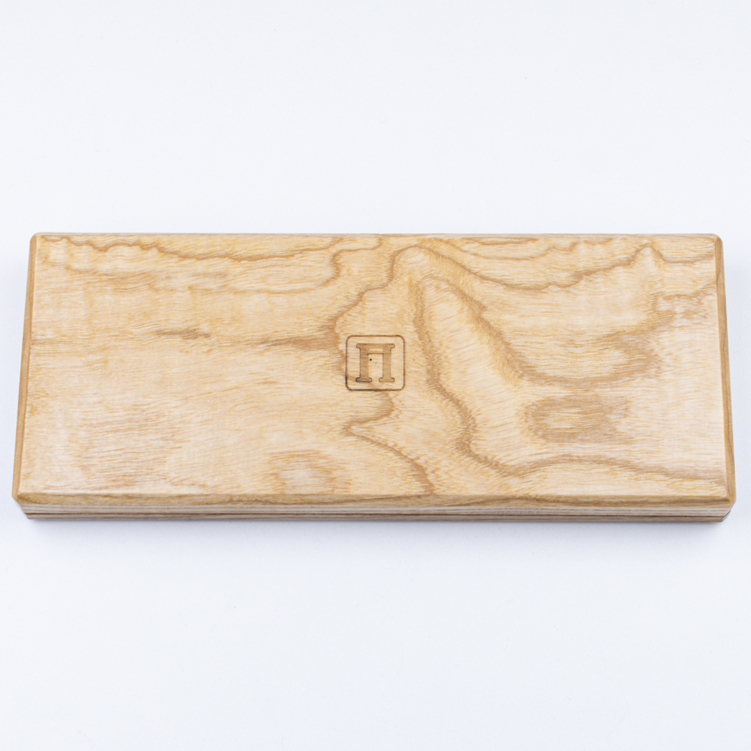 Топорик ПЕТРОГРАДЪ, модель Рославль, 195мм, в ящичке Топорик ПЕТРОГРАДЪ, модель Рославль, 195мм, в ящичке