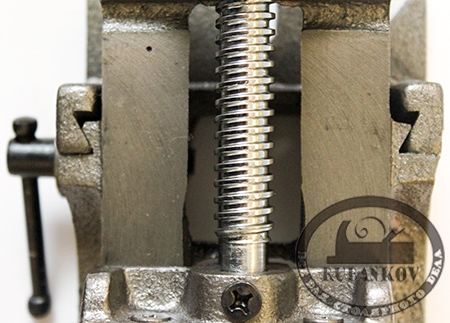 Тиски U-type angle Vise, вращение в веритикальной плоскости, ширина губок - 75мм Тиски U-type angle Vise, вращение в веритикальной плоскости, ширина губок - 75мм