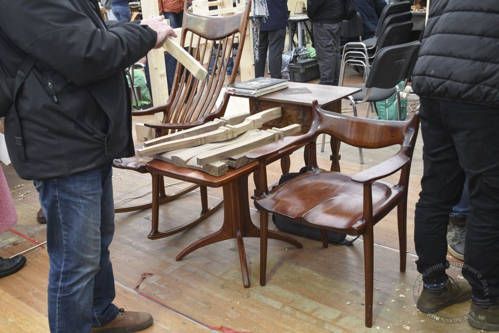 деревянные стулья на ФСД21, Москва