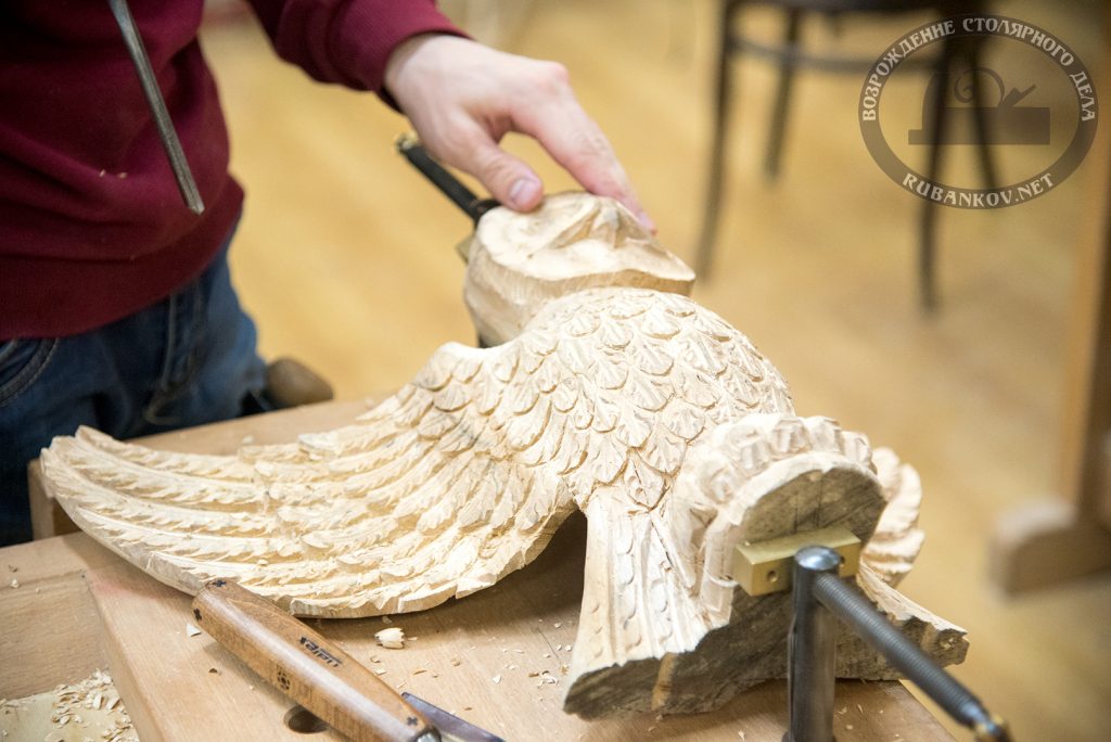 Резьба по дереву - деревянная скульптура птицы