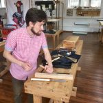 Работа японской стамеской