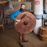 Деревянный щит