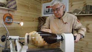 Александр Геннадьевич Брюкнер и точеная ваза