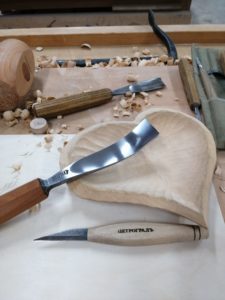 резьба деревянной посуды