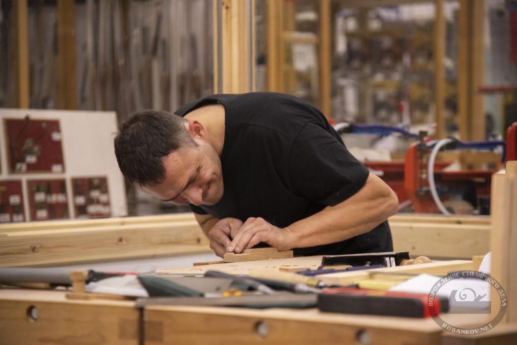 Классическое столярное дело, октябрь (осень-зима 2018, Дейкин)