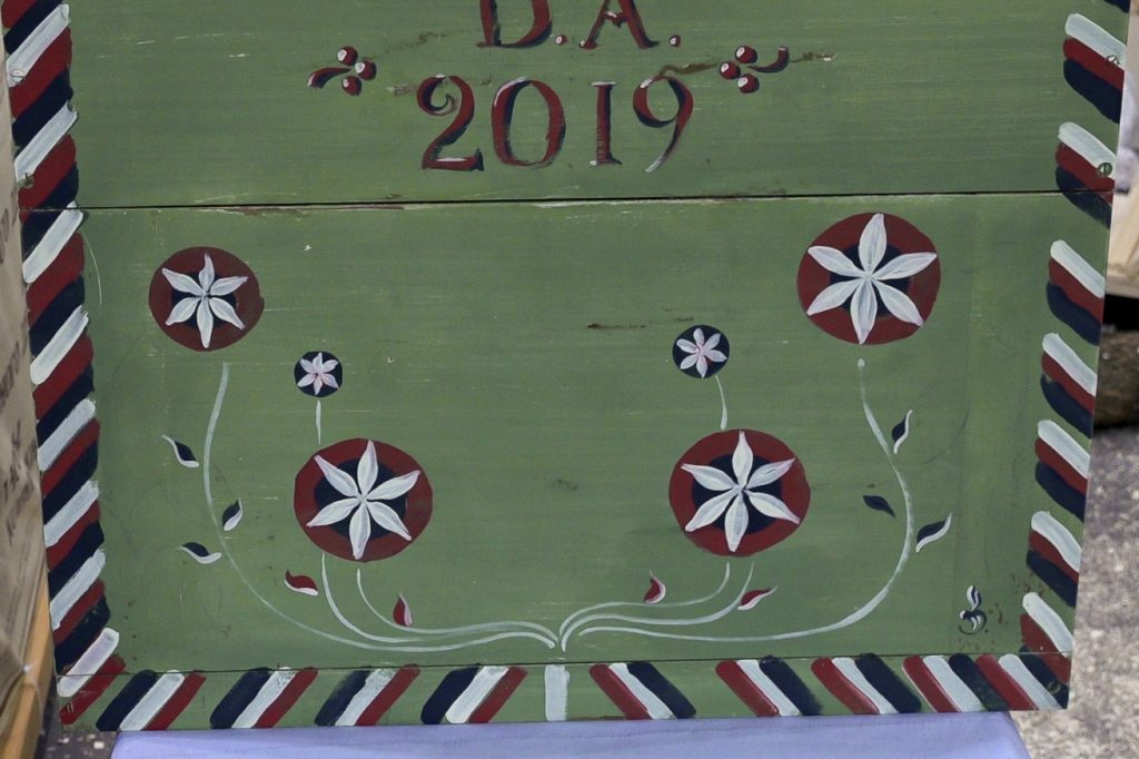 Роспись на голландском инструментальном ящике (ФСД19)