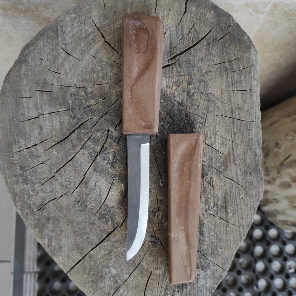 Авторский потайной нож в деревянных ножнах ( Екатерина )