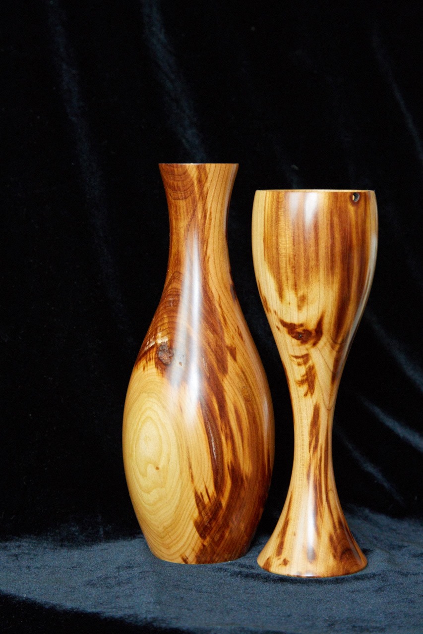 Пристенная ваза-скульптура «Тонкие предметы» в точку