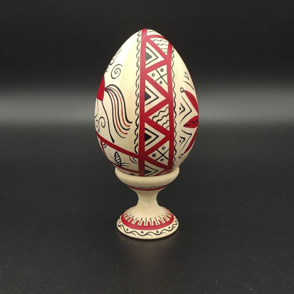 Деревянное яйцо на подставке, мезенская роспись
