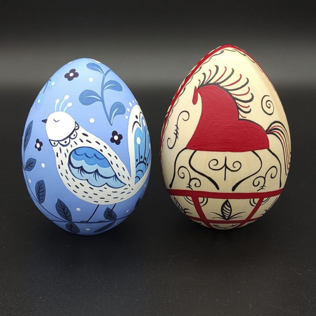 Пасхальные яйца из дерева с росписью гжель и мезенской росписью