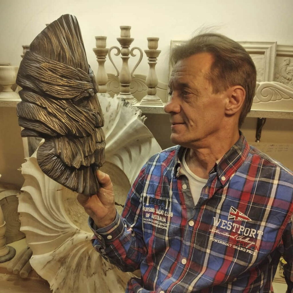 резная маска ручной работы (Владислав Лненичка)