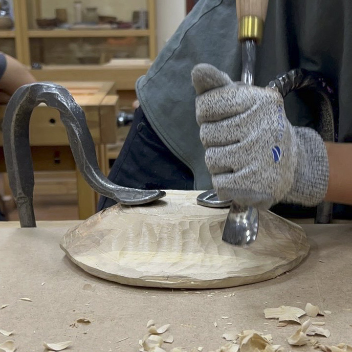 работа клюкарзой на курсе деревянной посуды